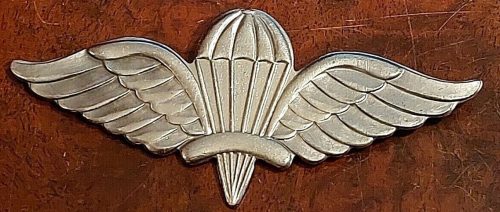 Знак парашютиста.