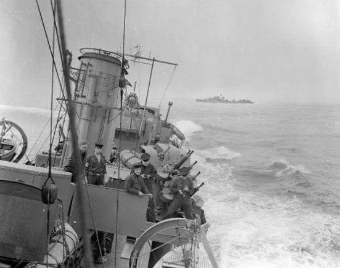 Счетверенный 0,5 пулемет Vickers на корабле HMCS Assiniboine. 1942 г.