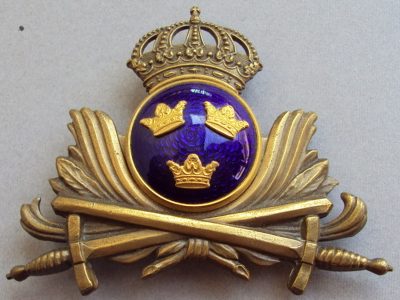 Армейские кокарды.