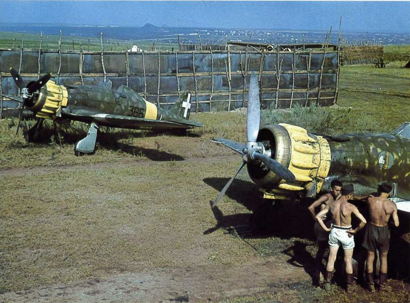 Истребители 386-эскадрильи 22-ой авиагруппы. 1942 г.