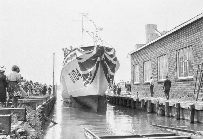 Спуск моторного катера ML Q104 на воду в Коллингвуде. 1943 г.