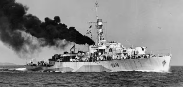 Корабль HMCS Loch Alvie. 1944 г.
