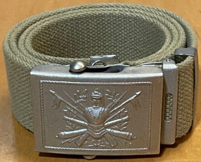 Тканый солдатский ремень с пряжкой.