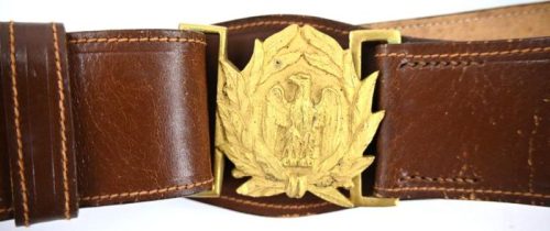 Кожаный ремень с пряжкой и портупеей фашистского офицера.