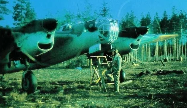 Подготовка бомбардировщика СБ к вылету в Нуммеле. Финляндия 1944 г.
