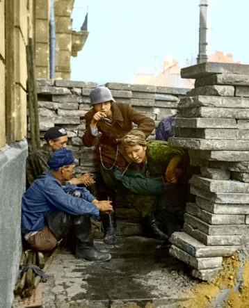 Участники Варшавского восстания. 1944 г.