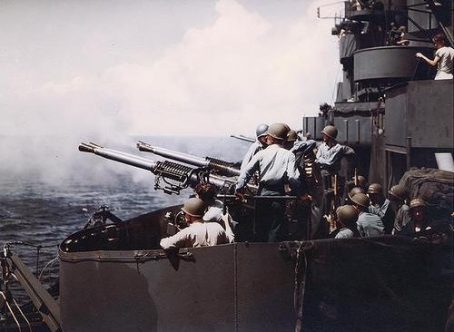40-мм орудия крейсера «Biloxi». 1943 г.