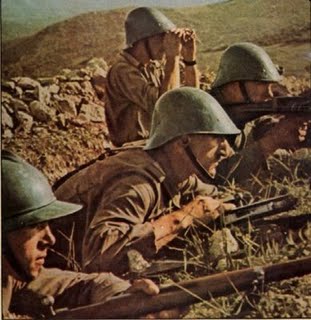 Румынская пехота под Сталинградом. 1942 г.