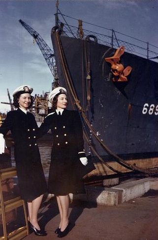 Медсестры на военно-морской верфи Мэр-Айленда. 1944 г.