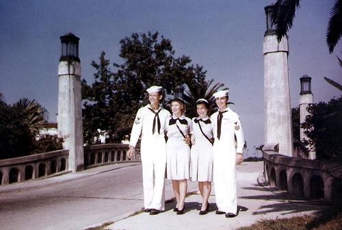 Моряки и служащие WAVES в Новом Орлеане. 1944 г.