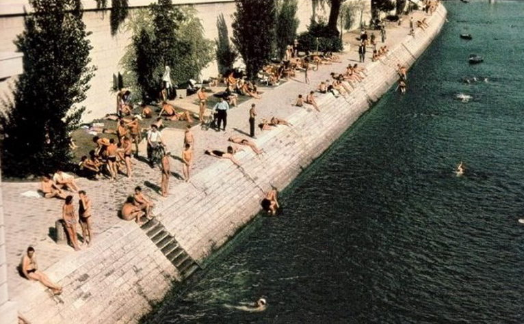 Жаркий день, набережная Сены. Париж 1943 г.