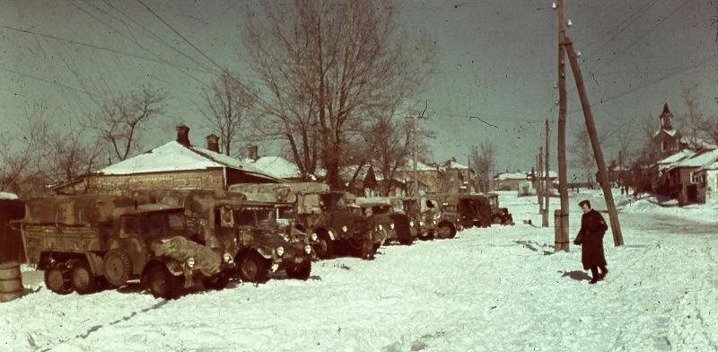 Автотехника венгерской армии в оккупированном Белгороде. 1941 г.