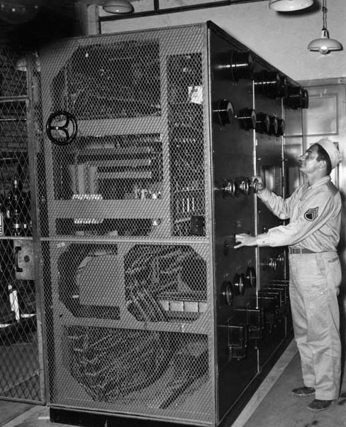 Радиопередатчик британских пропагандистов.