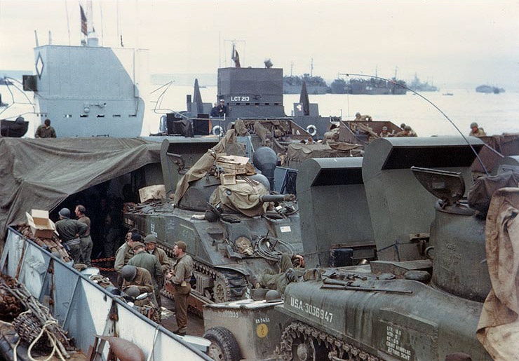 Переход крупных десантных кораблей в Нормандию. 1944 г.