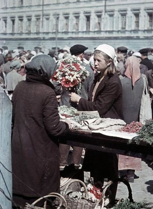 На Базарной площади. Смоленск 1942 г.