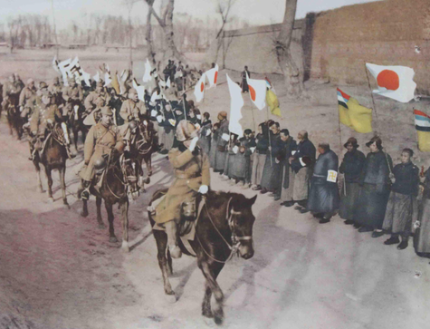 Войска Квантунской армии вступают в монгольский город Тауран. 1936 г.