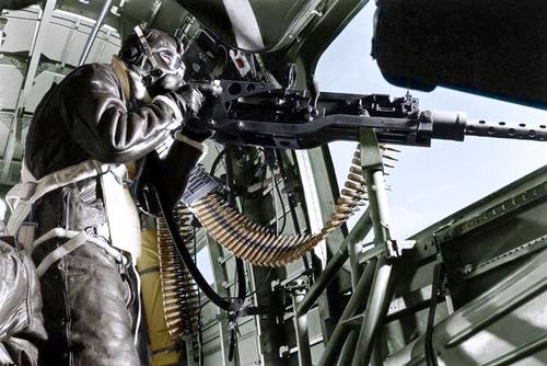 Стрелки американского бомбардировщика B-17. 1944 г.