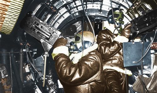 Стрелки американского бомбардировщика B-17. 1944 г.