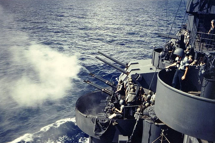 Легкий крейсер USS Билокси. 1944 г.
