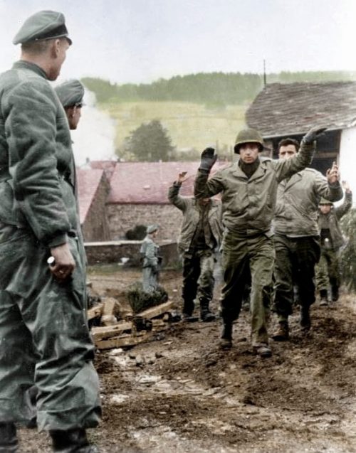 Колонна пленных американских солдат. Бюшель 1944 г.