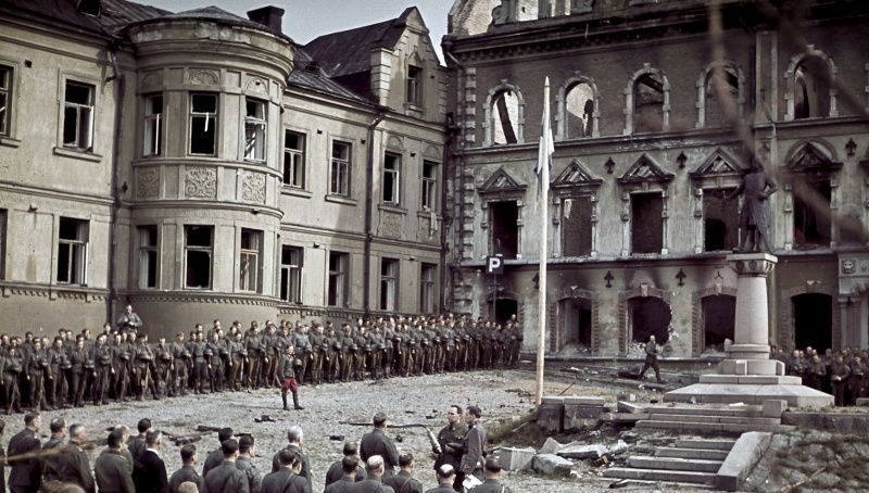 Финские войска на параде в захваченном Выборге. 1941 г. 