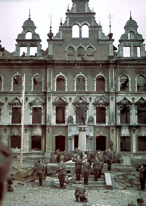 Финские войска на параде в захваченном Выборге. 1941 г.