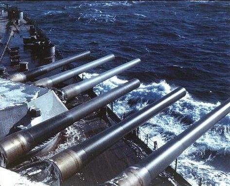 16-дюймовые пушки линкора «Alabama». 1942 г.
