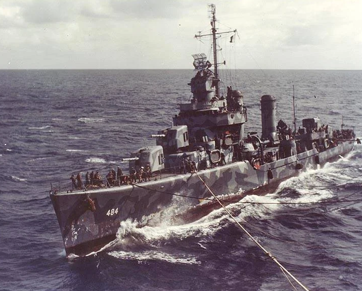 Эскадренный миноносец USS Buchanan на Гуадалканале. 1942 г. 