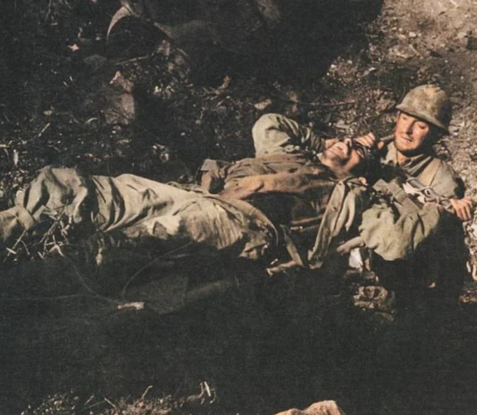 Французские солдаты на передовой. 1944 г.