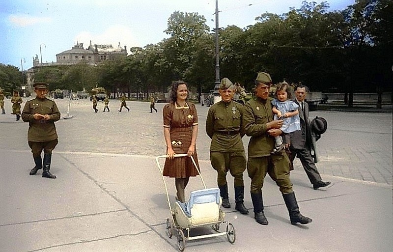 На улицах Вены после войны. 1945 г.