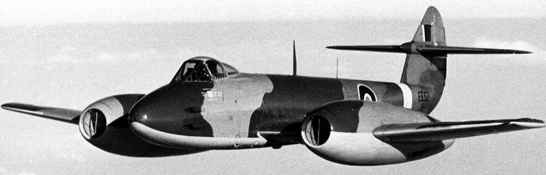 Тяжелый истребитель-перехватчик Gloster Meteor.