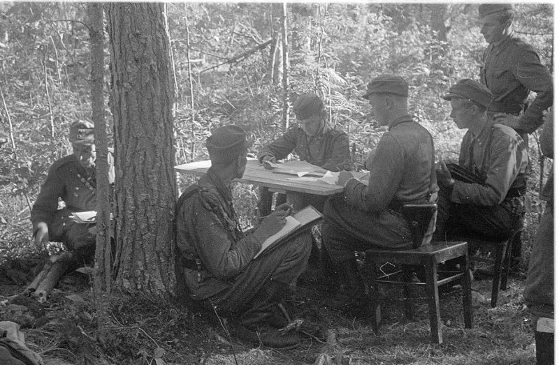 Командование 21-го специального батальона. Июль 1944 года.
