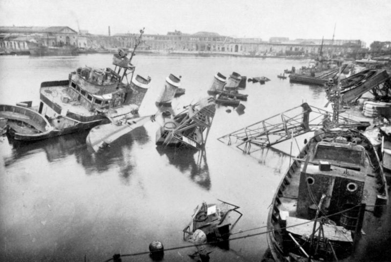 Затопленный флот в Тулоне. 28 ноября 1942 г.