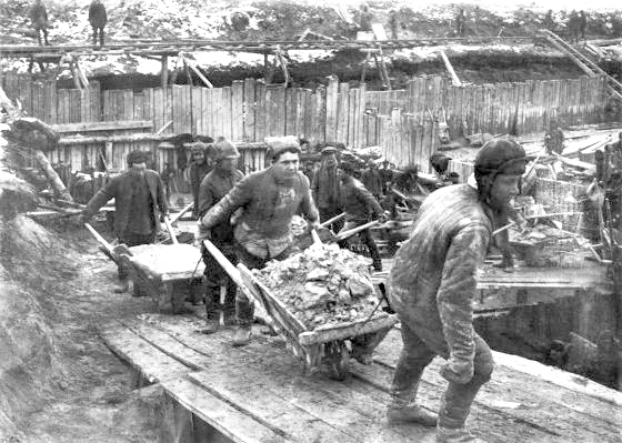 Поляки на стройке. Красноярский край.
