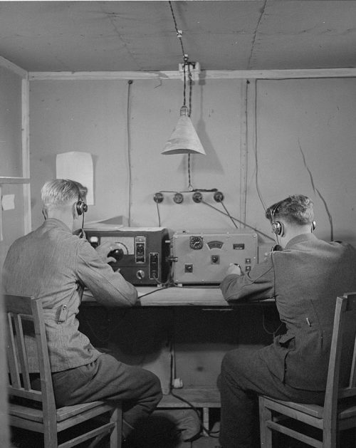 Блиндажная станция прослушивания в Важинах на реке Свирь. 1942 год.