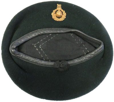 Зеленый берет коммандос Королевской морской пехоты.