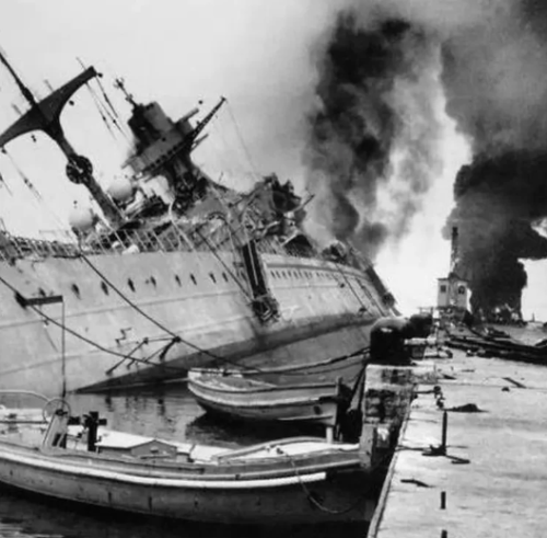 Затопленные корабли в Тулоне. 27 ноября 1942 г.