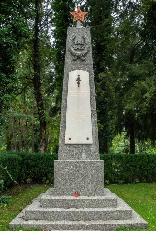 Зальцбург. Братская могила на коммунальном кладбище.