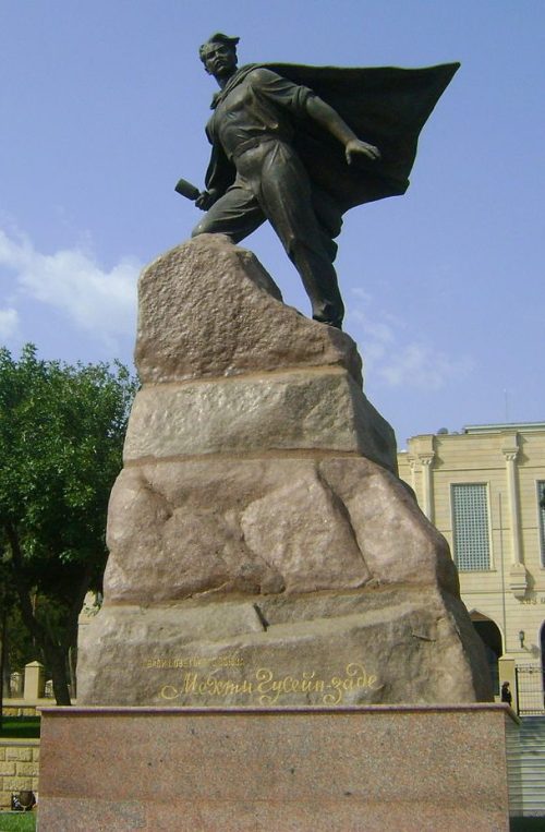 г. Баку. Памятник партизану, Герою Советского Союза Мехти Гусейнзаде.