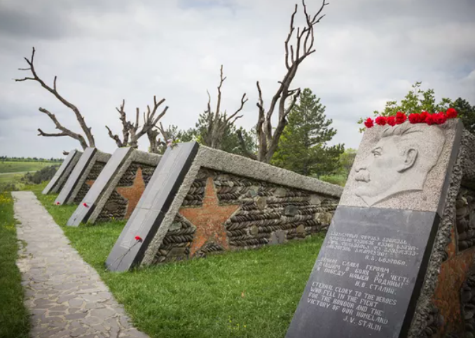 с. Патардзеули. Мемориал погибшим в войне.