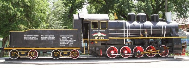 г. Душанбе. Паровоз-памятник Эу-733 – ветеран Великой Отечественной войны, установленный в Железнодорожном парке.