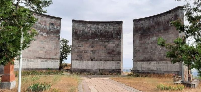 г. Бердзор. Снесенный Мемориал Славы.