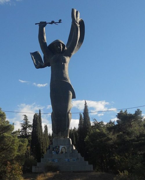 Статуя Победы в парке Ваке.
