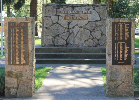 г. Бичворт. Военный мемориал.