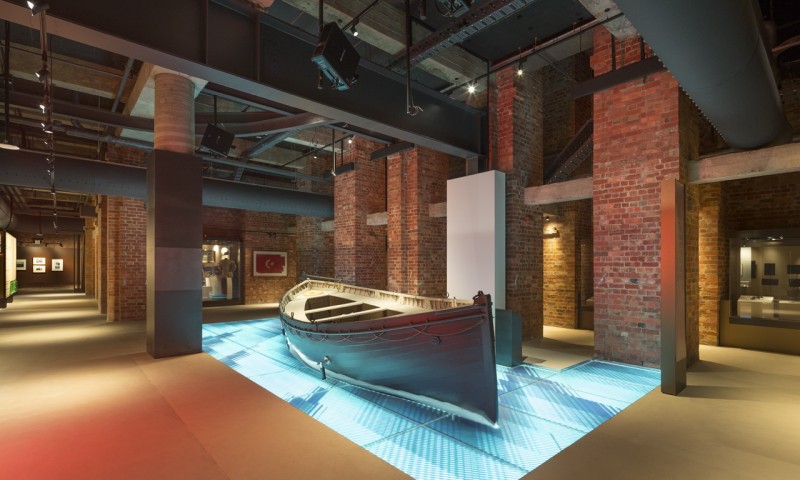 Галереи монумента.