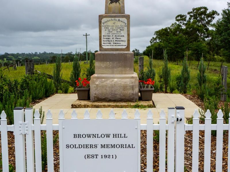 г. Браунлоу Хилл. Мемориал солдат.