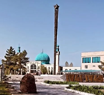 г. Кара-Балта. Обелиск Победы.