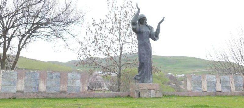 п. Султанабад. Мемориал Памяти и Скорби по всем погибшим в годы войны жителям поселка.