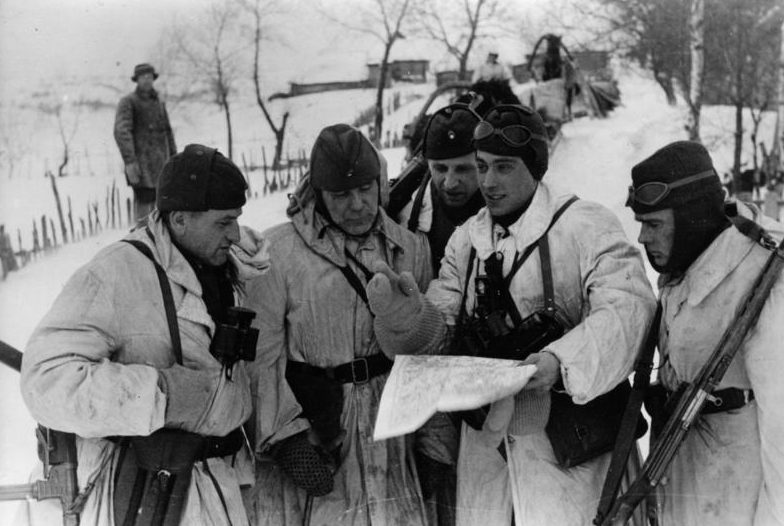 Латышские шуцманы на антипартизанской операции. 1943 г.