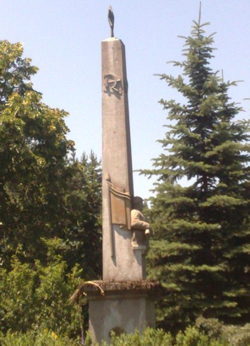 с. Норашен. Обелиск воинам-землякам.